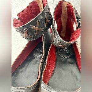 FEEBIRD BY STRVEN Moana distressed Black size 9